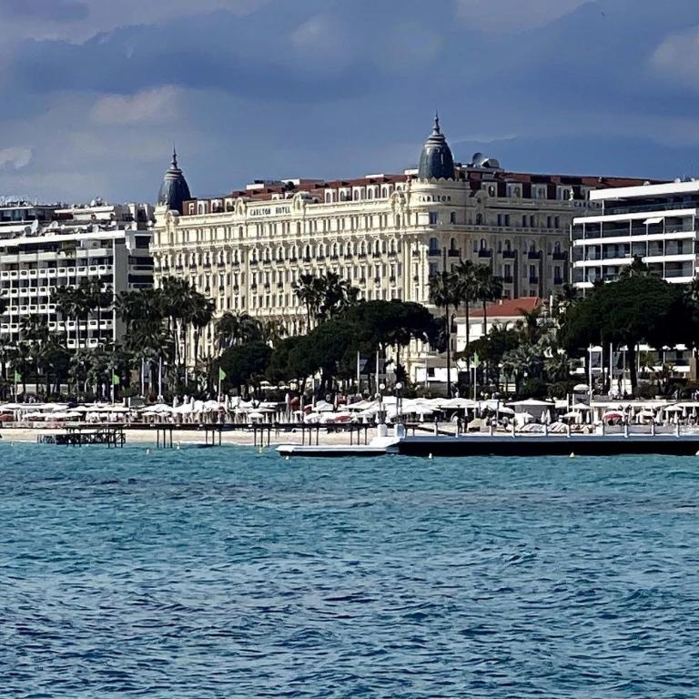Apt with terrace 5 min from the beach - Appartement - 13