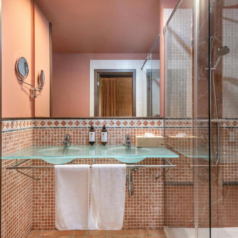 Hotel Palacio del Carmen, Autograph Collection - Zimmer mit Kingsize-Bett und Gartenblick. - 15