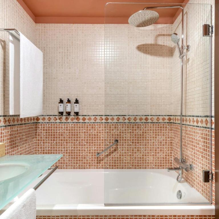 Hotel Palacio del Carmen, Autograph Collection - Deluxe Familienzimmer mit Kingsize-Bett - 12