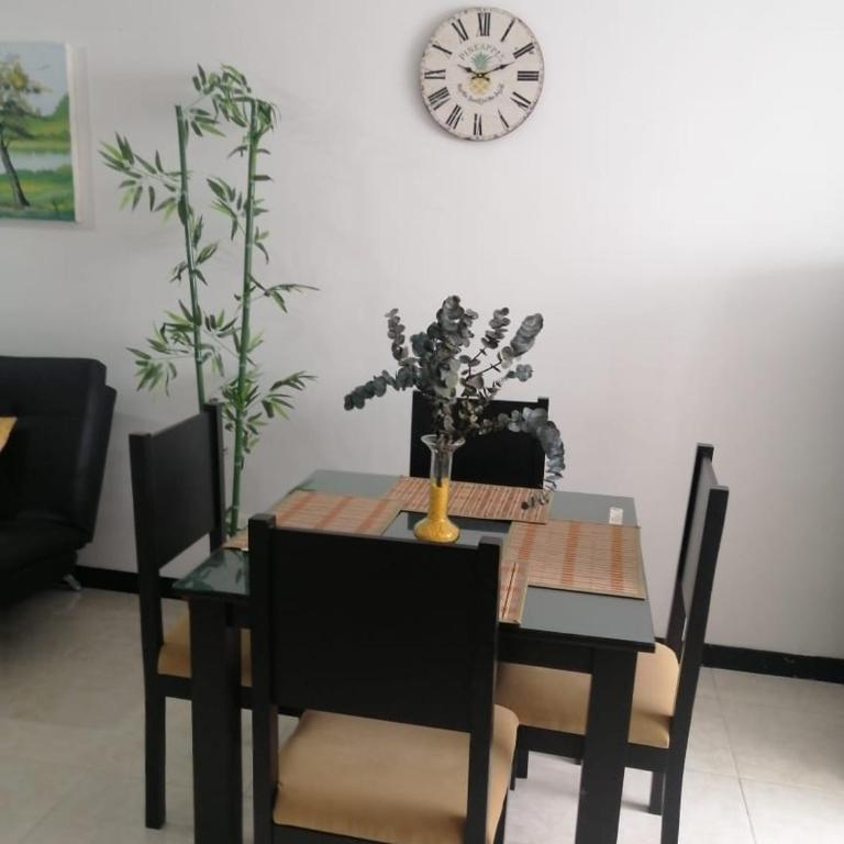 Apartamento eje cafetero con piscina - Apartamento de 2 dormitorios - 9