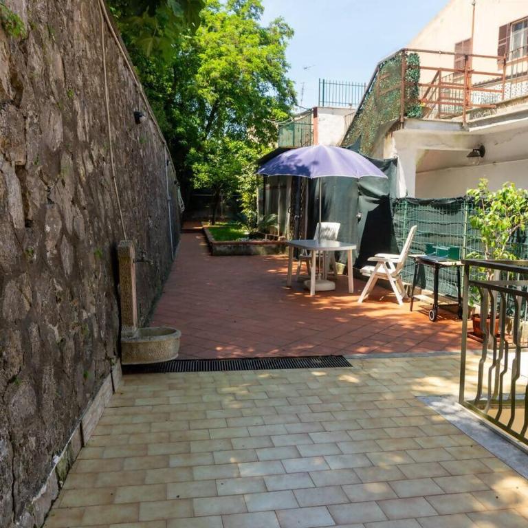 Casa con giardino e ampio terrazzo - A Casa di Ugo - Appartamento - 2