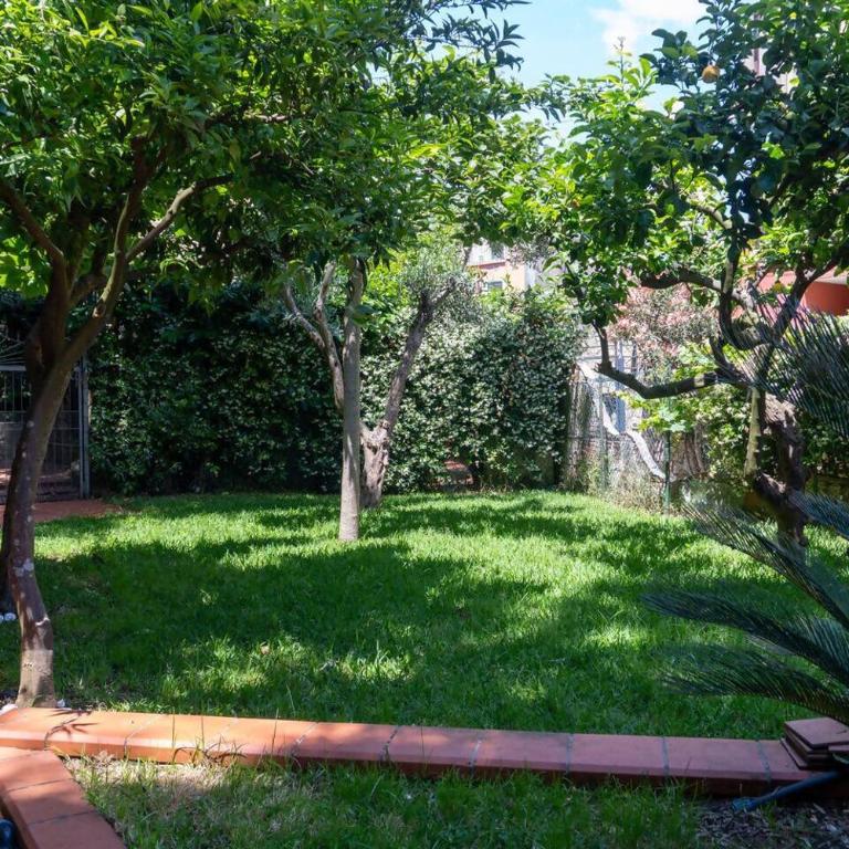 Casa con giardino e ampio terrazzo - A Casa di Ugo - Appartamento - 3