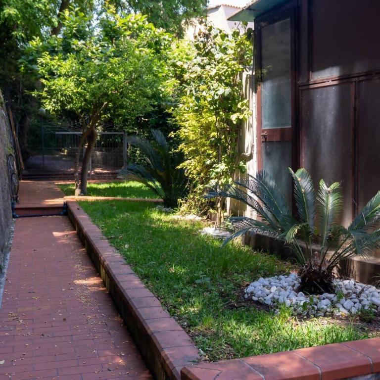 Casa con giardino e ampio terrazzo - A Casa di Ugo - Appartamento - 7