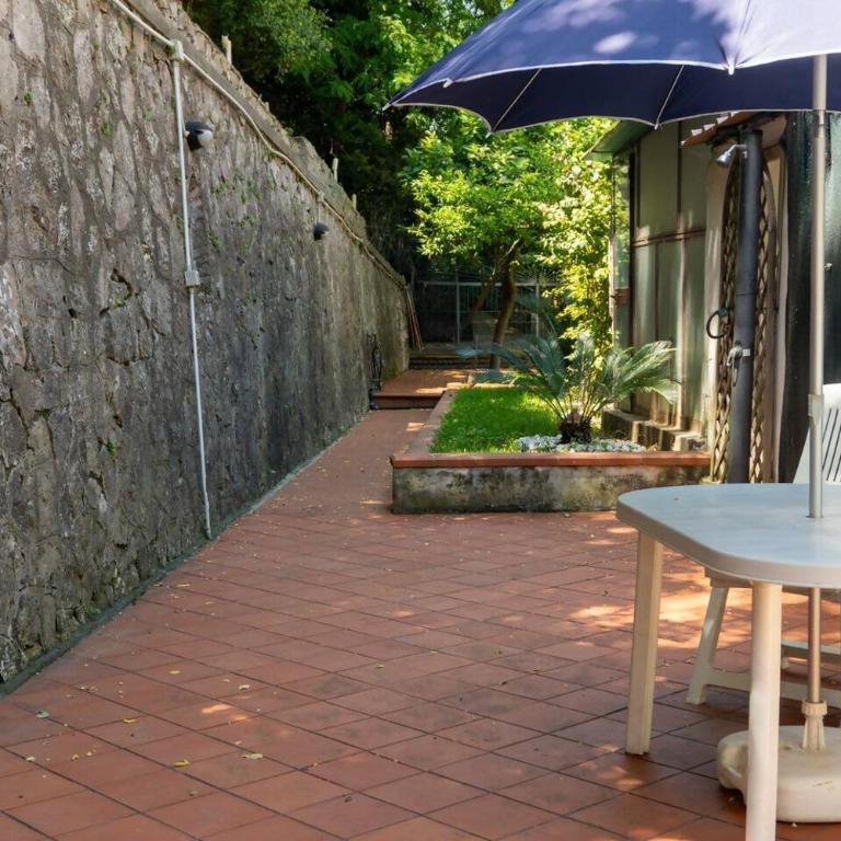 Casa con giardino e ampio terrazzo - A Casa di Ugo - Appartamento - 8