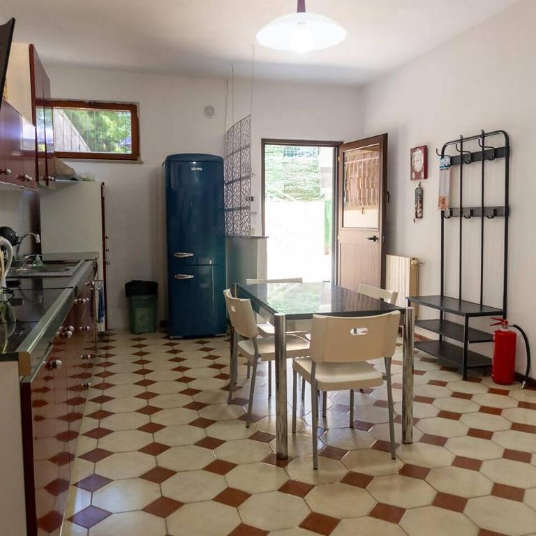 Casa con giardino e ampio terrazzo - A Casa di Ugo - Appartamento - 15