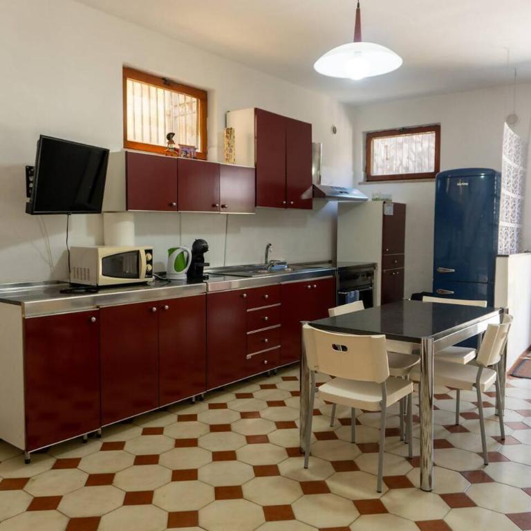 Casa con giardino e ampio terrazzo - A Casa di Ugo - Appartamento - 19
