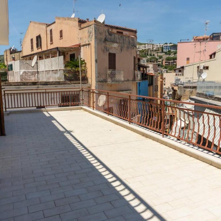 Casa con giardino e ampio terrazzo - A Casa di Ugo - Appartamento - 34