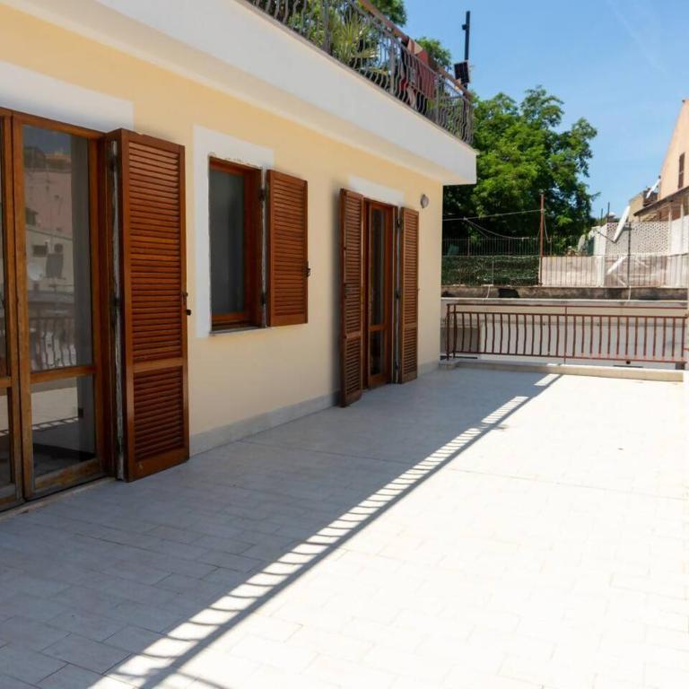 Casa con giardino e ampio terrazzo - A Casa di Ugo - Appartamento - 35