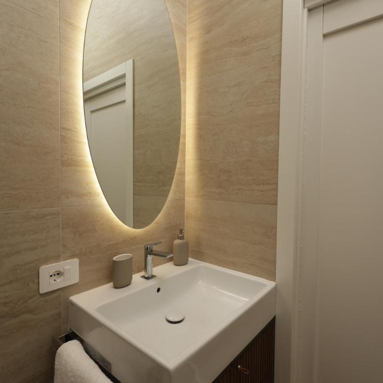 Live in Gaeta - Deluxe One-Bedroom Apartment with City View - 4