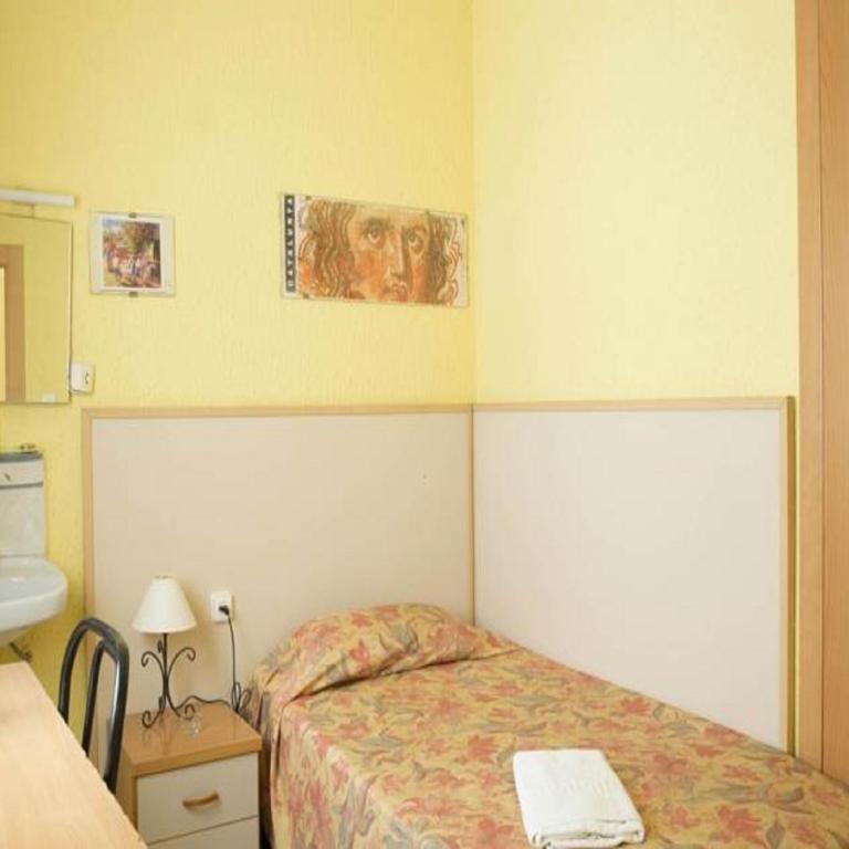 Hostal Alhambra Tarragona - Habitación Individual con baño compartido - 7