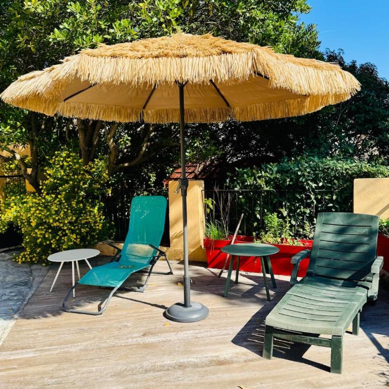 Le Mazet des amis-tree-lined-swimming pool-near sea - Villa - 7