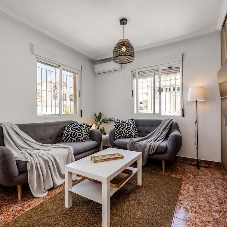 Sunny 3-Bedroom House with Pool and Rooftop Terrace - Haus mit 3 Schlafzimmern - 2