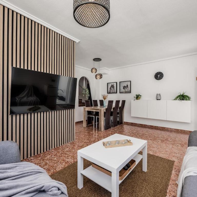 Sunny 3-Bedroom House with Pool and Rooftop Terrace - Haus mit 3 Schlafzimmern - 5