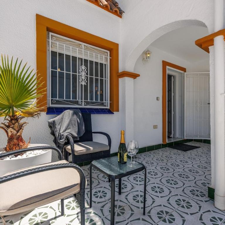 Sunny 3-Bedroom House with Pool and Rooftop Terrace - Haus mit 3 Schlafzimmern - 12