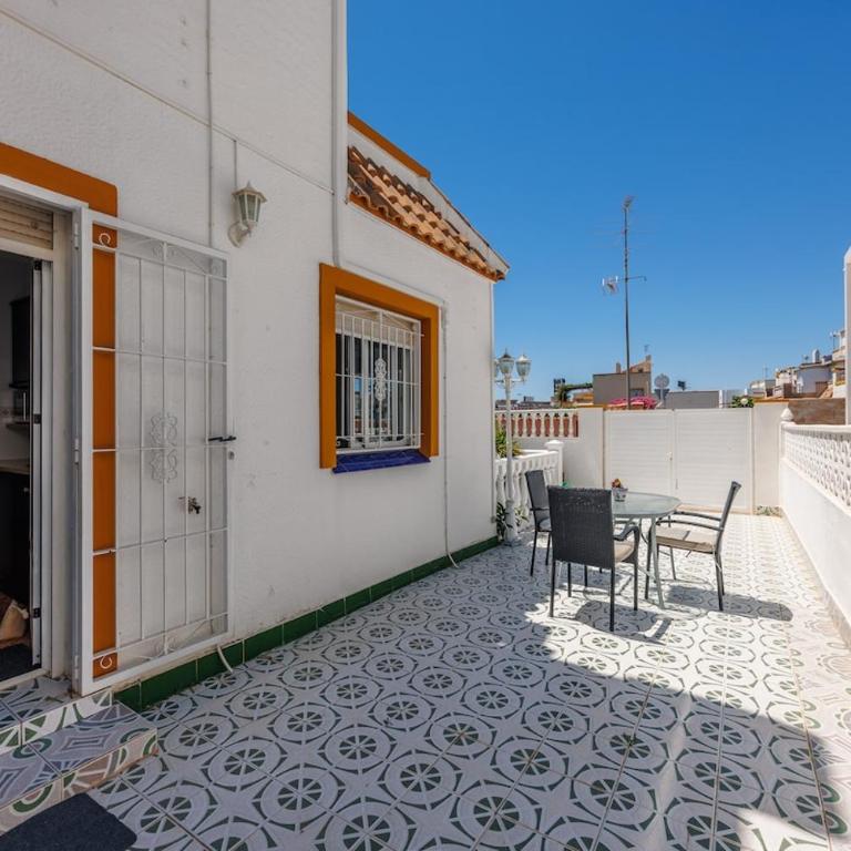 Sunny 3-Bedroom House with Pool and Rooftop Terrace - Haus mit 3 Schlafzimmern - 22