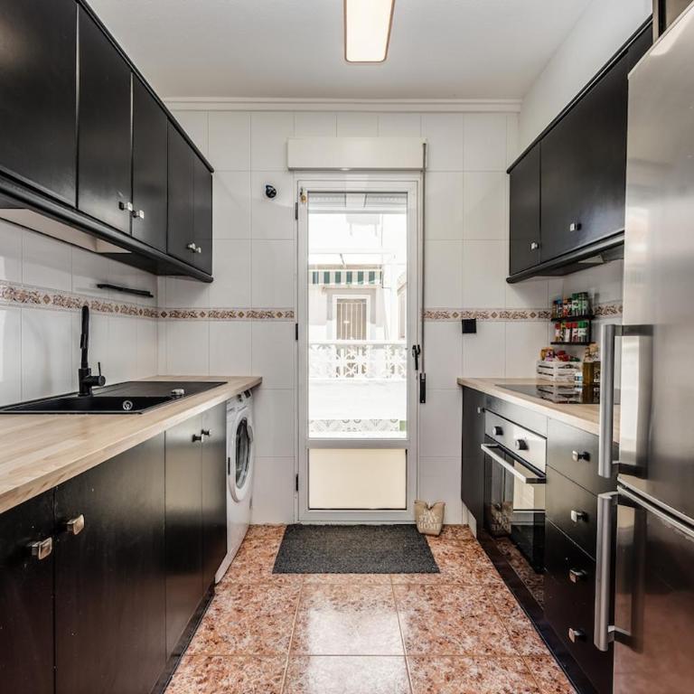 Sunny 3-Bedroom House with Pool and Rooftop Terrace - Haus mit 3 Schlafzimmern - 26