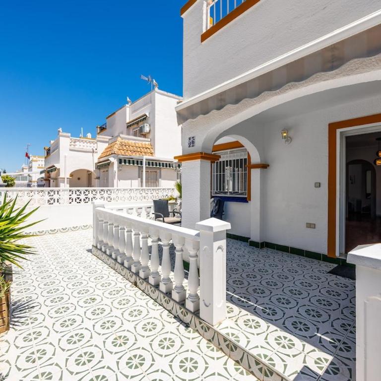 Sunny 3-Bedroom House with Pool and Rooftop Terrace - Haus mit 3 Schlafzimmern - 30