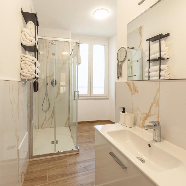La Spezia Holidays Train Station - Appartamento con 2 Camere da Letto - 3