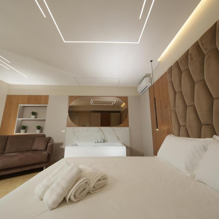 Live in Gaeta - One-Bedroom Apartment with Balcony and Sea View - 1