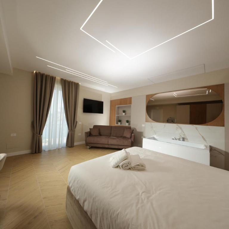 Live in Gaeta - One-Bedroom Apartment with Balcony and Sea View - 11