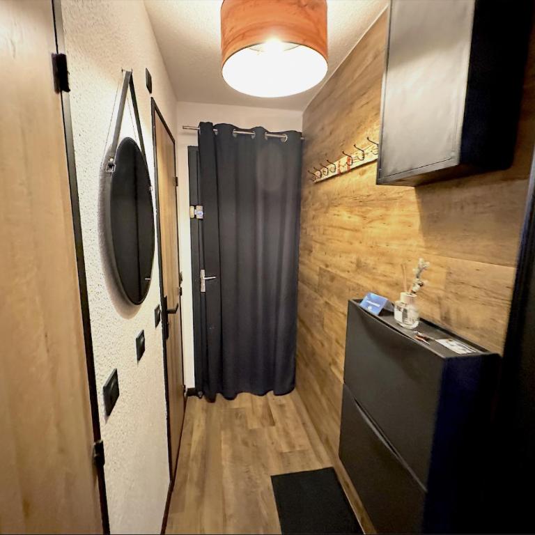 Logement cosy & rénové - Vue exceptionnelle - Appartement 1 Chambre avec Balcon et Vue sur les Montagnes - 11