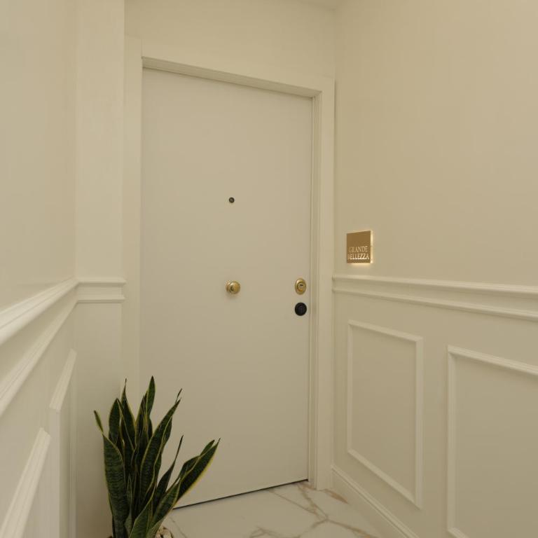 Live in Gaeta - Two-Bedroom Apartment with Terrace and Sea View - 10