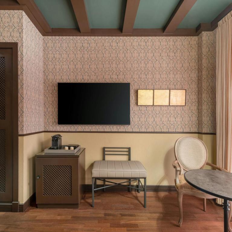 Hotel Palacio del Carmen, Autograph Collection - Zimmer mit Kingsize-Bett und Gartenblick. - 10