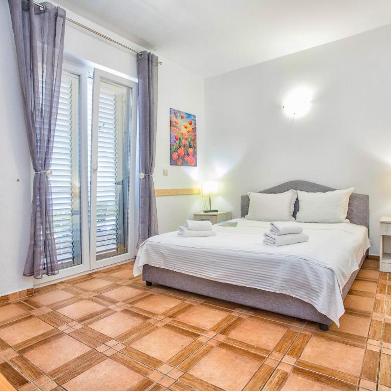 Apartment SM - One-Bedroom Apartment with Terrace and Sea View - 6