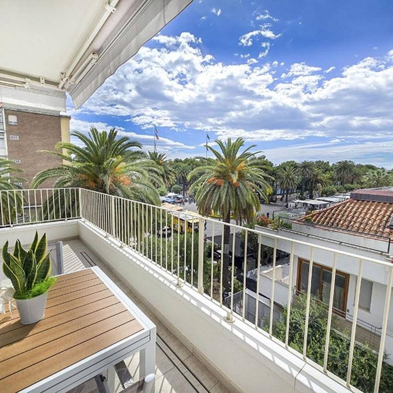 Centralissimo Quadrilocale Giorgini - Three-Bedroom Apartment - 10