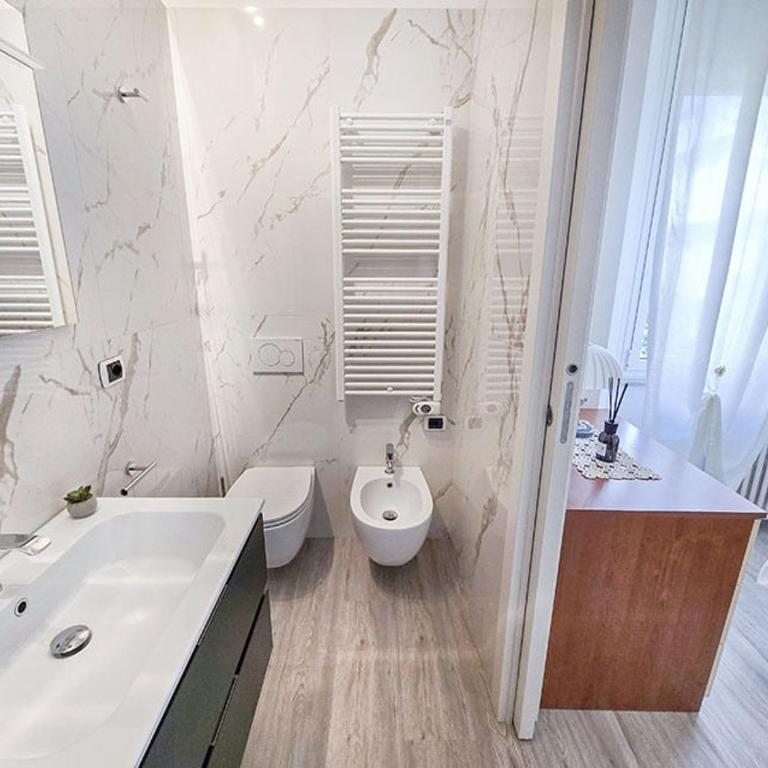 Centralissimo Quadrilocale Giorgini - Three-Bedroom Apartment - 26