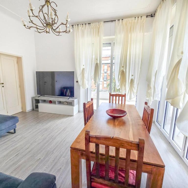 Centralissimo Quadrilocale Giorgini - Three-Bedroom Apartment - 29