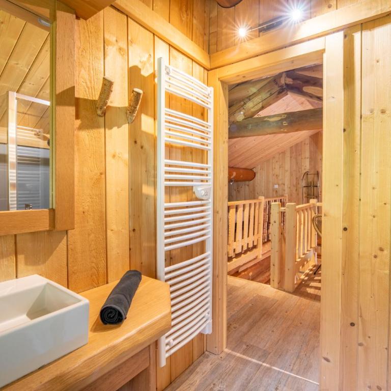 Chalet en rondins, proche des pistes, 8p - Chalet 3 Chambres - 22