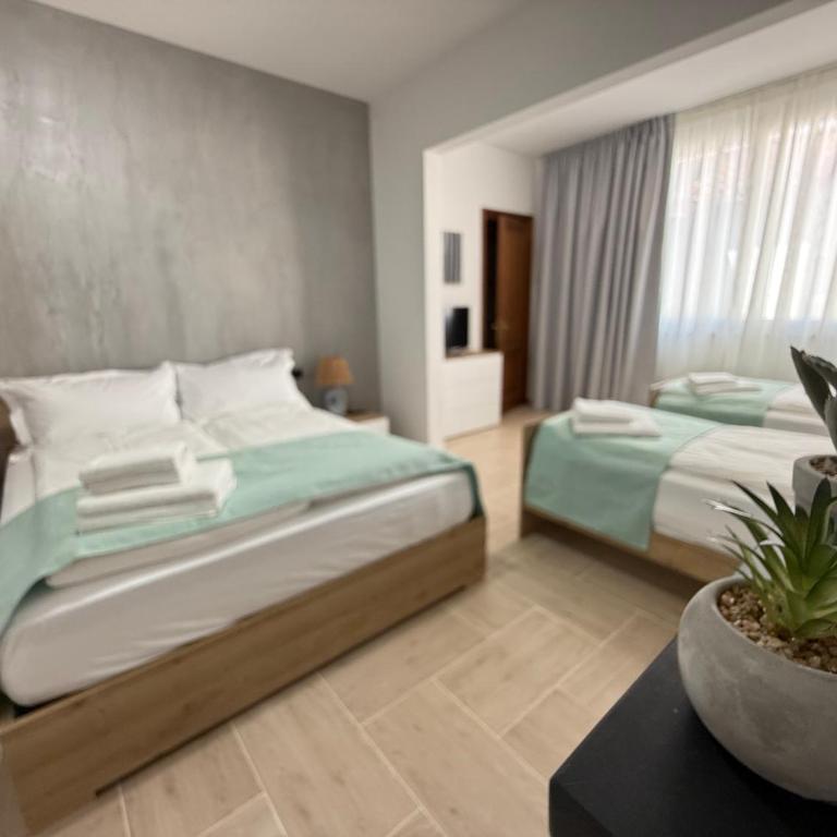 Holmann Haus - Deluxe Family Room - 4