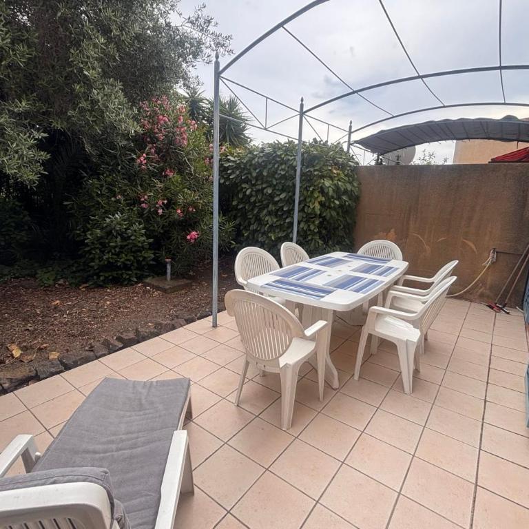 Bright house with terrace and garden in Fréjus - Ferienhaus - 10