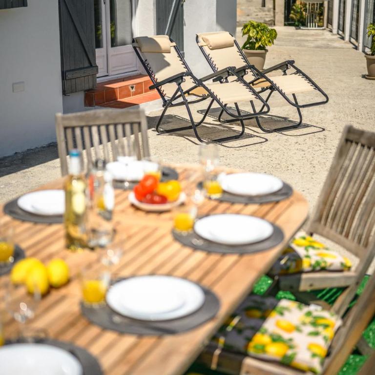 Beautiful renovated family apartment, Menton hills, 10' from city center - Appartement avec Terrasse - 15