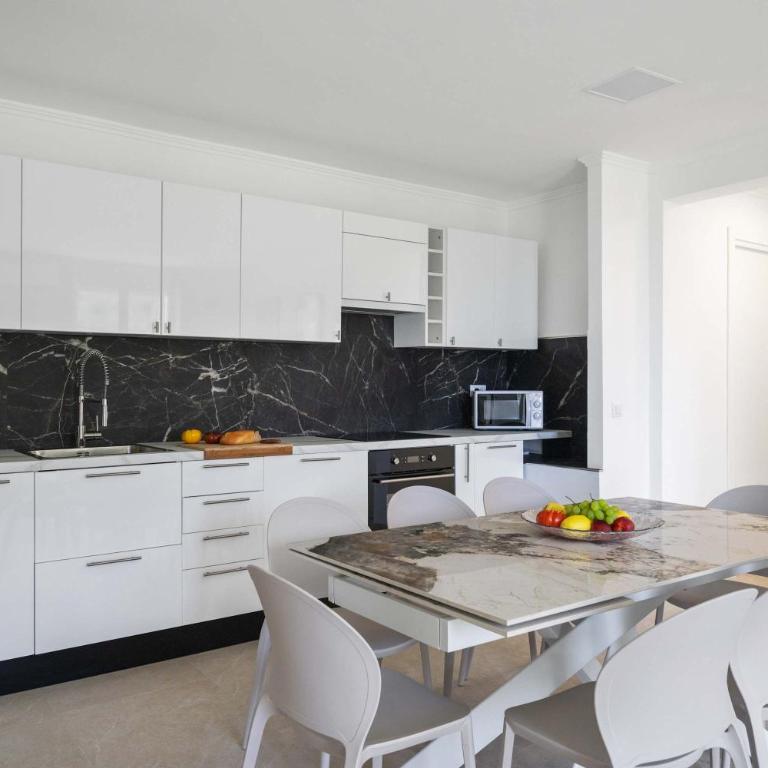 Beautiful renovated family apartment, Menton hills, 10' from city center - Appartement avec Terrasse - 31