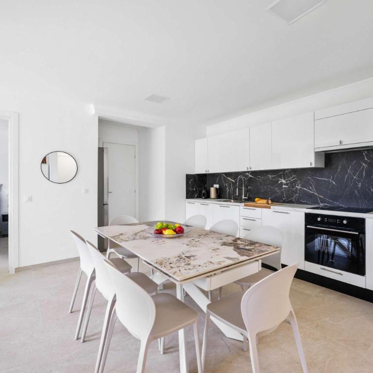 Beautiful renovated family apartment, Menton hills, 10' from city center - Appartement avec Terrasse - 27