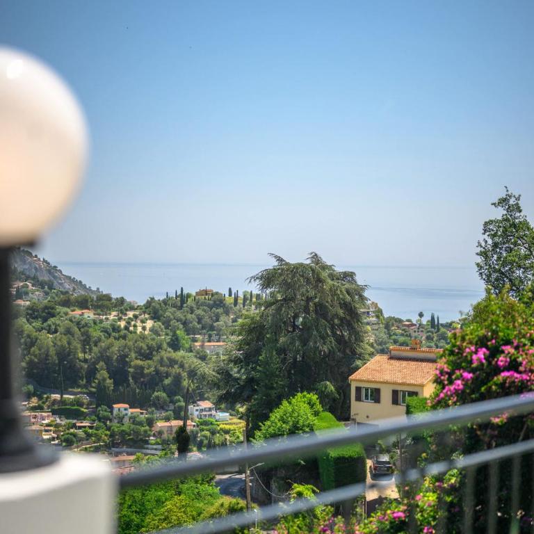 Beautiful renovated family apartment, Menton hills, 10' from city center - Appartement avec Terrasse - 25