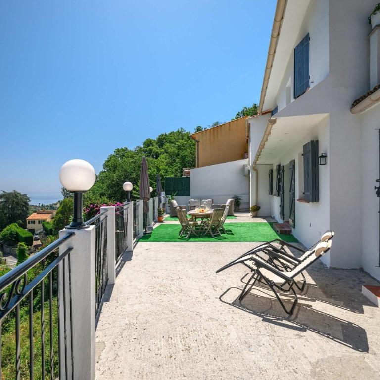 Beautiful renovated family apartment, Menton hills, 10' from city center - Appartement avec Terrasse - 40