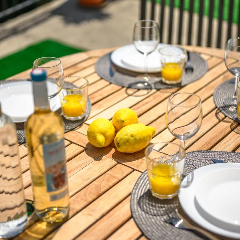 Beautiful renovated family apartment, Menton hills, 10' from city center - Appartement avec Terrasse - 34