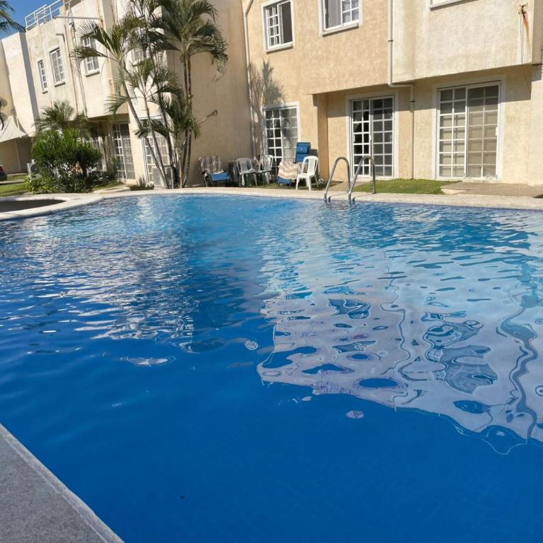 Puente Del Mar - Three-Bedroom House - 2