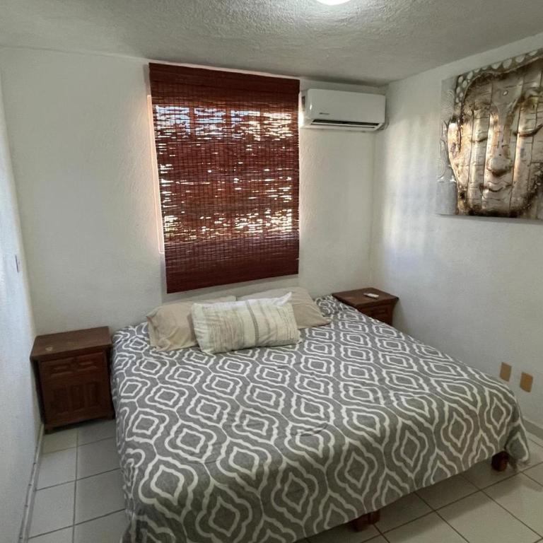 Puente Del Mar - Three-Bedroom House - 4