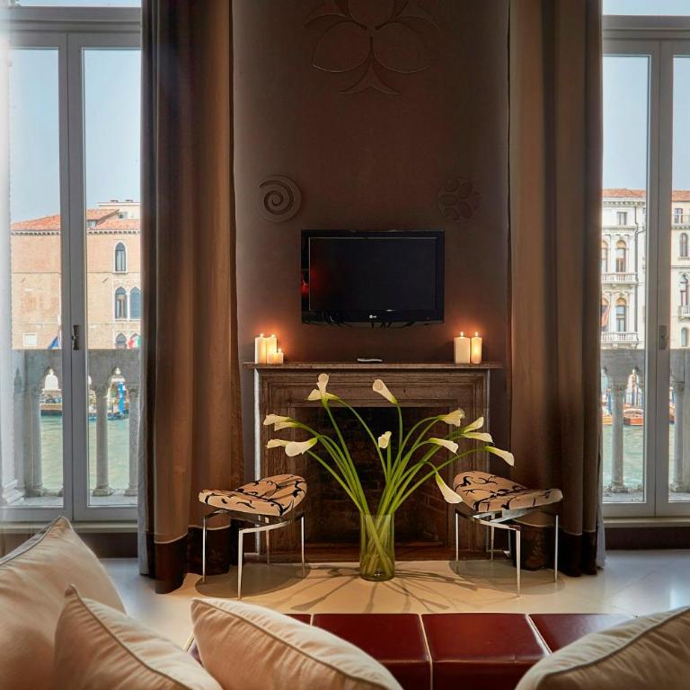 Sina Centurion Palace - Grand Canal View Two Floor Suite - 4