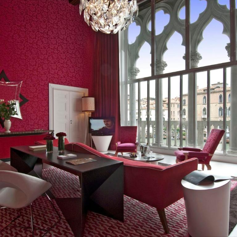 Sina Centurion Palace - Grand Canal View Centurion Suite - 3