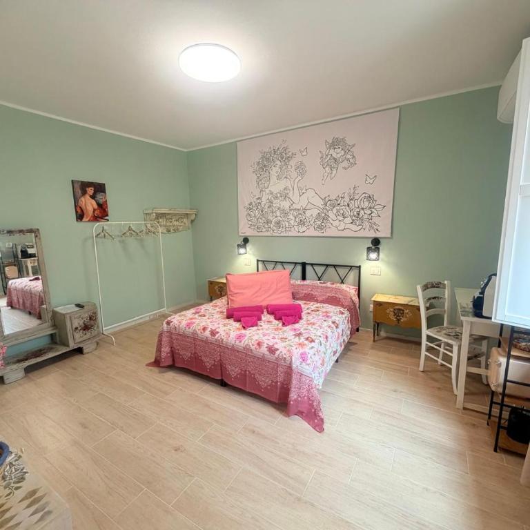 Queen of Dreams - Double or Twin Room with Private Bathroom - 2
