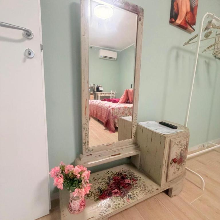 Queen of Dreams - Double or Twin Room with Private Bathroom - 8