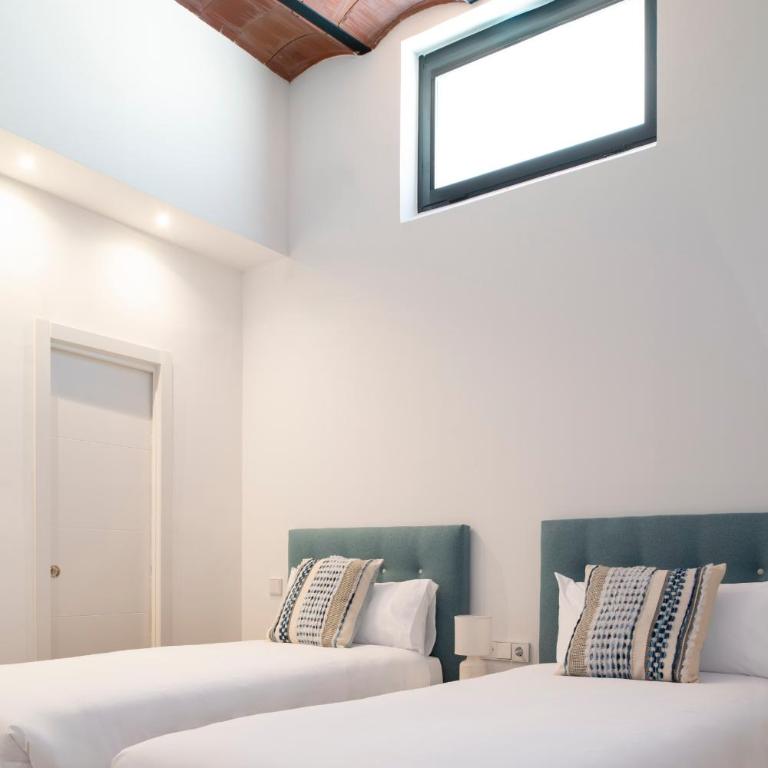 Spacious duplex – 2 Private Bathrooms - Workspace - Apartamento - 16