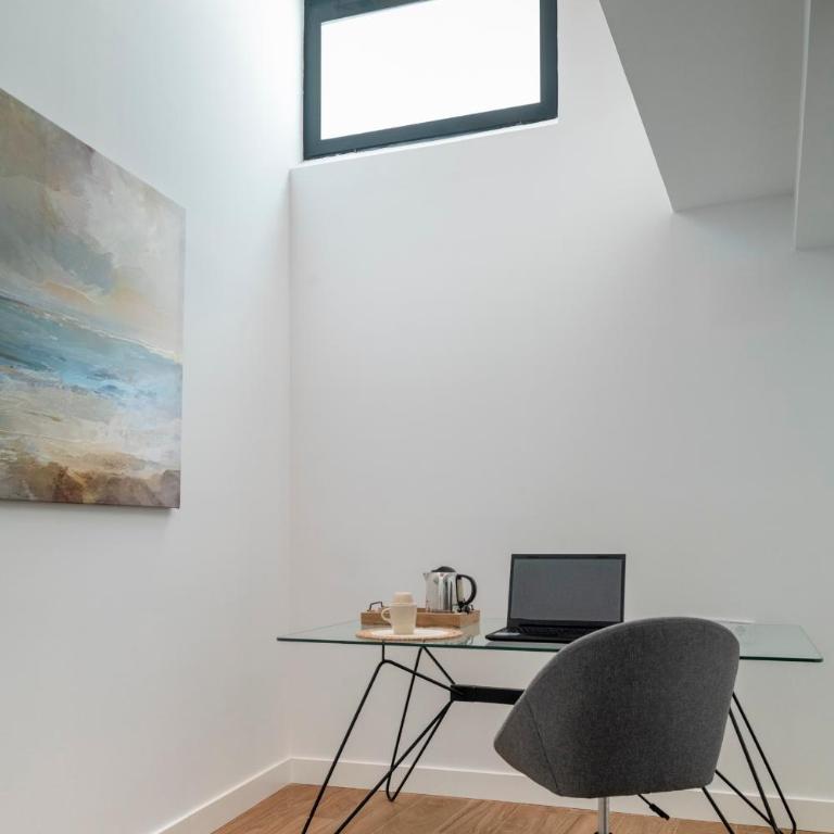 Spacious duplex – 2 Private Bathrooms - Workspace - Apartamento - 12