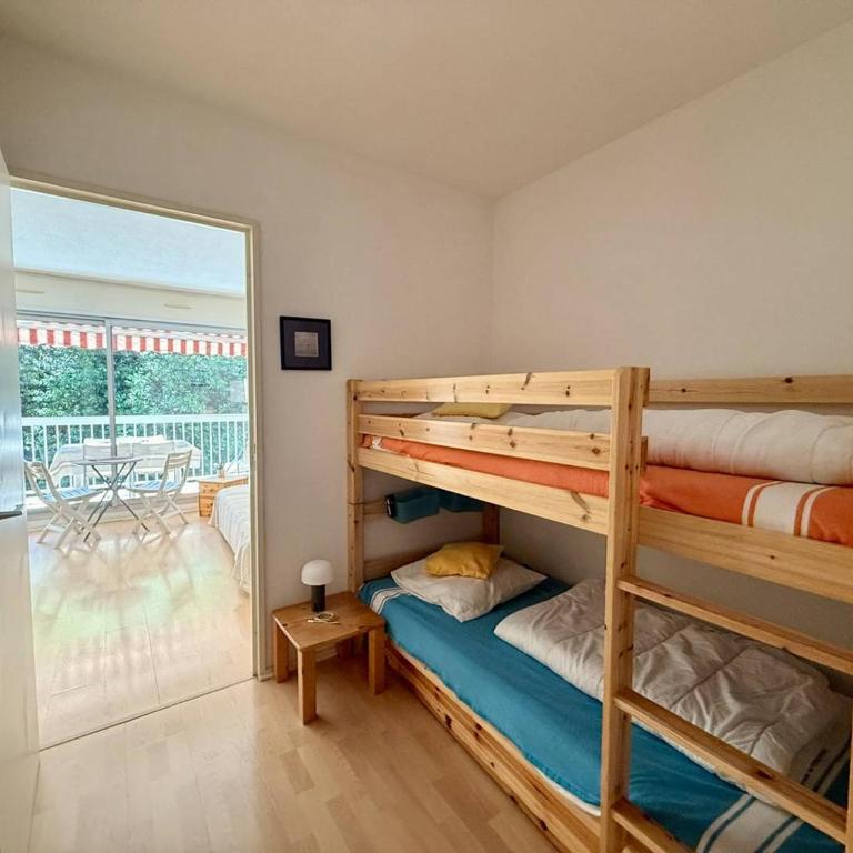 Studio Cabine à Arcachon, Proche Centre, Balcon ensoleillé, Parking, à 600m de la Plage - FR-1-433-98 - Studio - 2