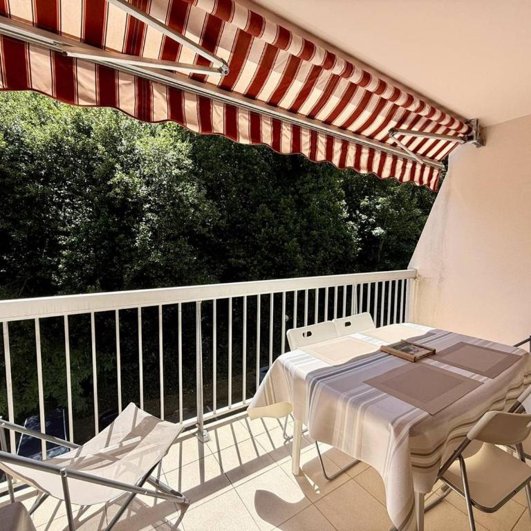 Studio Cabine à Arcachon, Proche Centre, Balcon ensoleillé, Parking, à 600m de la Plage - FR-1-433-98 - Studio - 1